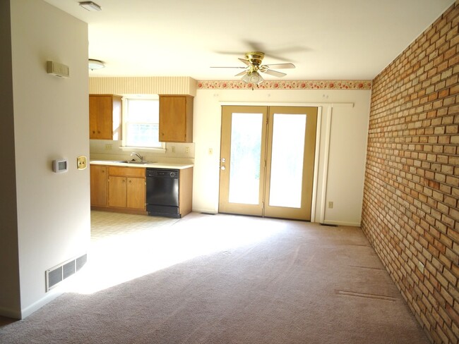 Building Photo - 102 Garden Ave