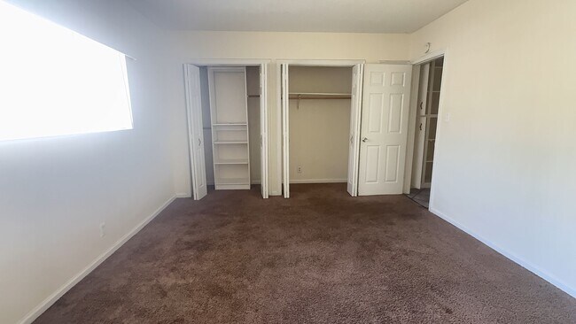 Foto del edificio - Charming 2bd 1bth Duplex