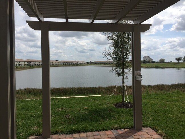Building Photo - The Vistas at Champions Gate Beautiful Wat...