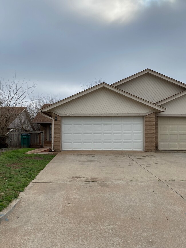 Building Photo - 12602 Abbotts Way