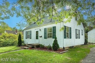 Building Photo - 1305 Collegewood St