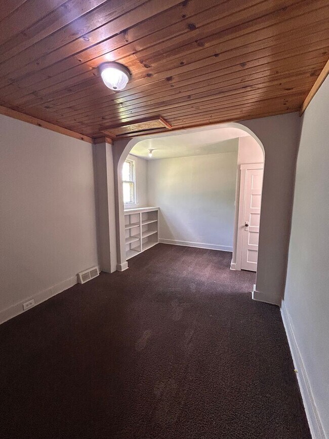 Foto del edificio - 2329 S Harrison St