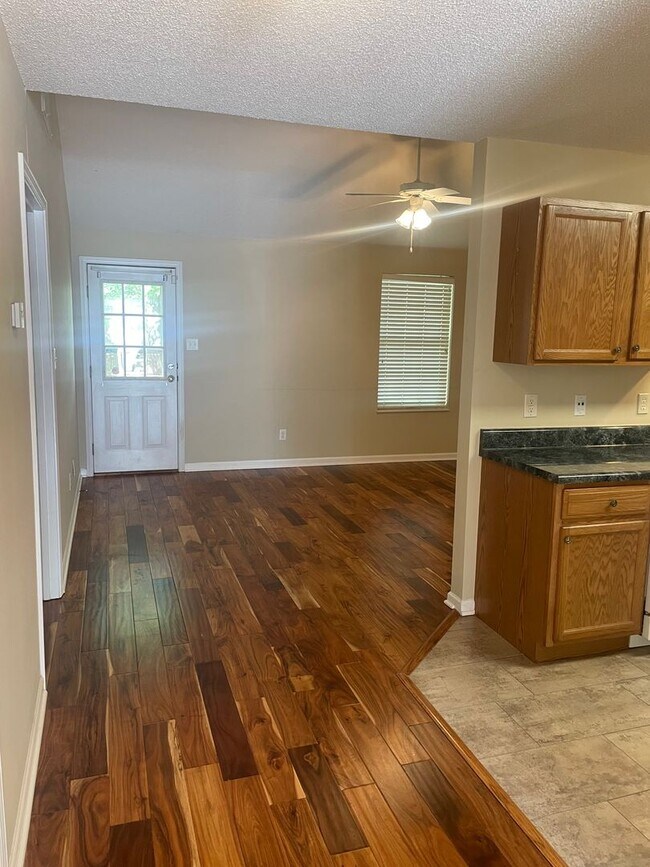 Foto del edificio - Knoxville 37912 - 2 bedroom 2 bath condo -...