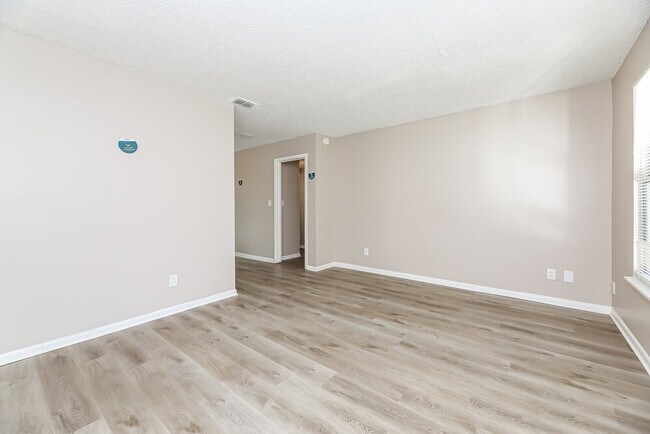 Building Photo - 1104 Le Brun Dr