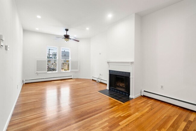 Foto del edificio - 186 W Seventh St