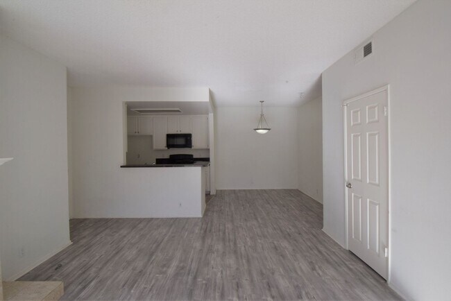 Foto del edificio - 11594 Moorpark St