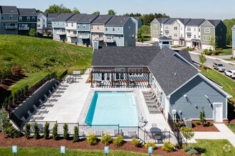 Building Photo - Highland Village