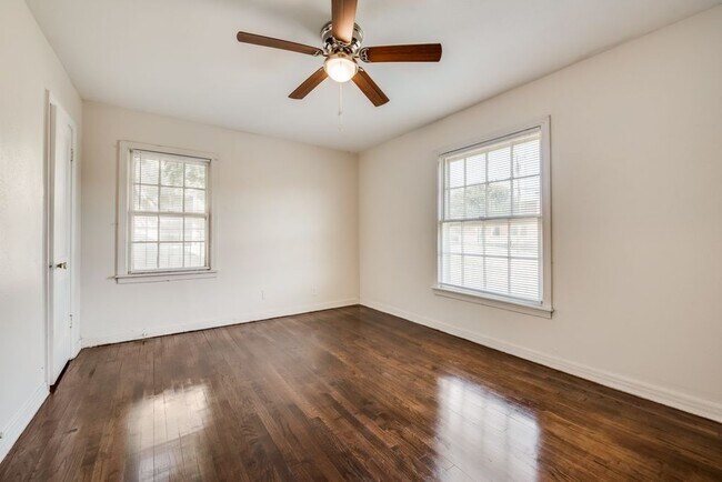 Building Photo - 838 Dalworth St