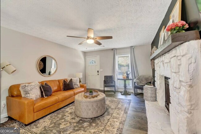 Foto del edificio - 160 Booth Rd SW