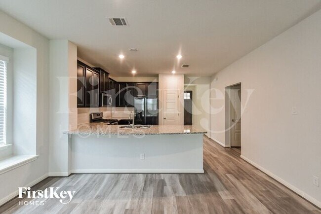 Foto del edificio - 11631 Bakersfield Pass