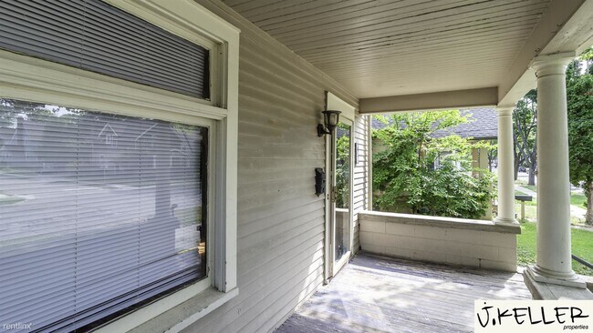 Building Photo - 4 br, 1 bath House - 823 Dewey Ave