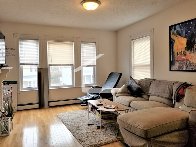 Awesome 3bed 1 bath Duplex in Brighton... - Awesome 3bed 1 bath Duplex in Brighton... House