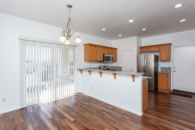 Foto del edificio - Clean, bright, and ready for your next chapter!