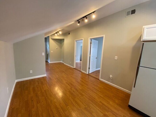 Building Photo - 1112 Joseph Ave