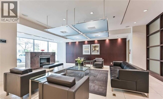 Building Photo - 36 Lee Centre Dr