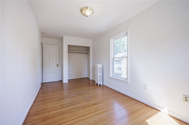 Foto del edificio - 257 Averill Ave