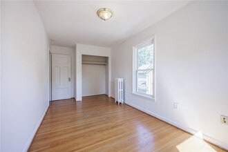 Building Photo - 257 Averill Ave