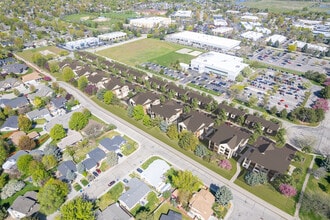 Building Photo - Tauri