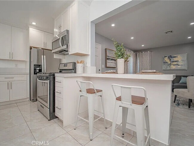 Building Photo - 2 Bedroom Single Family Home in Inglewood