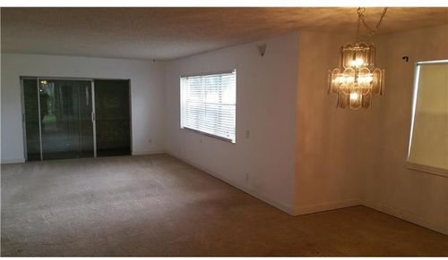 Building Photo - 6101 N Falls Circle Dr