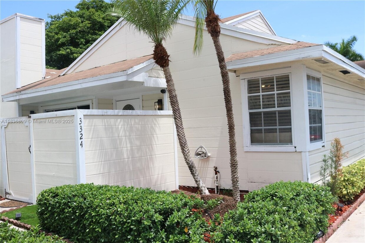 Primary Photo - 3324 NW 101st Ave
