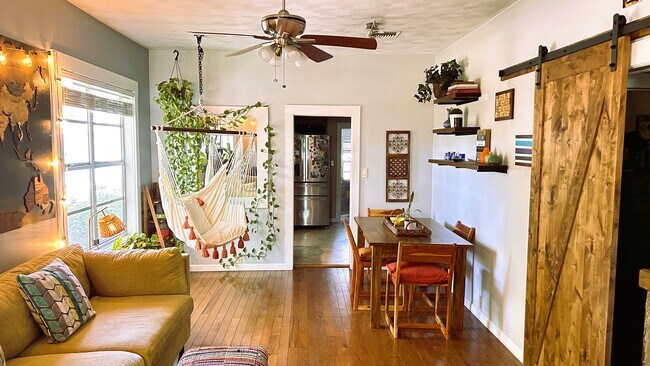 Living room - 117 W Flora St