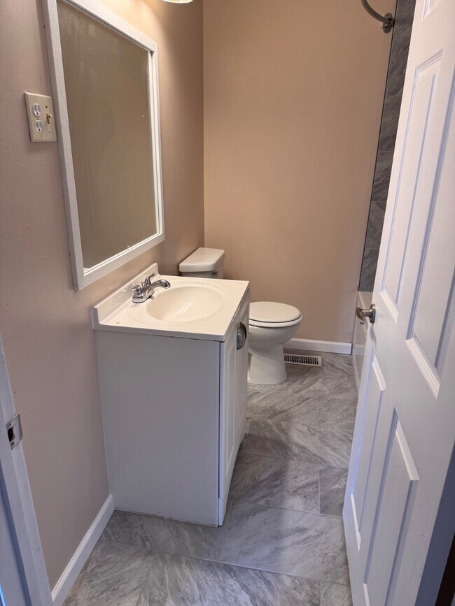 Foto del edificio - 1305 Davis St