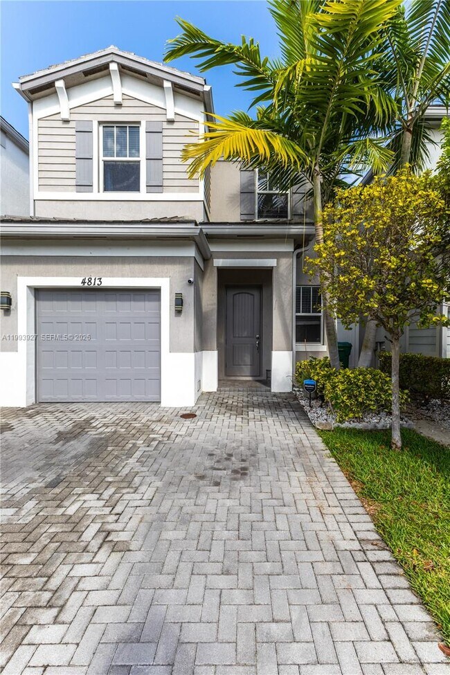 Foto del edificio - 4813 NW 48th Terrace