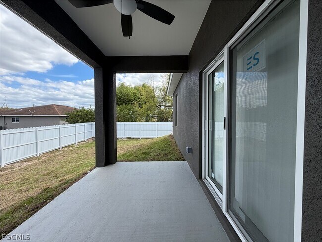 Foto del edificio - 721 Ivan Ave S