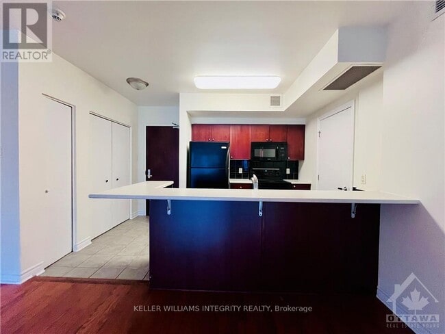 Building Photo - 200 Rideau St