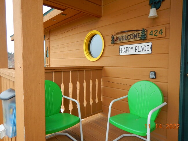 Small porch - 424 Overlook Ct