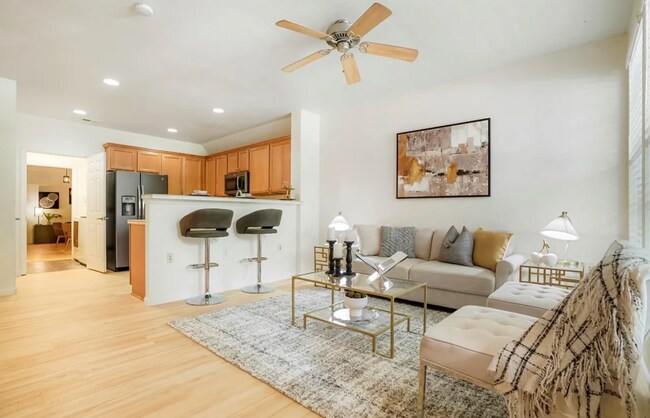 Foto del edificio - 2448 Syracuse St