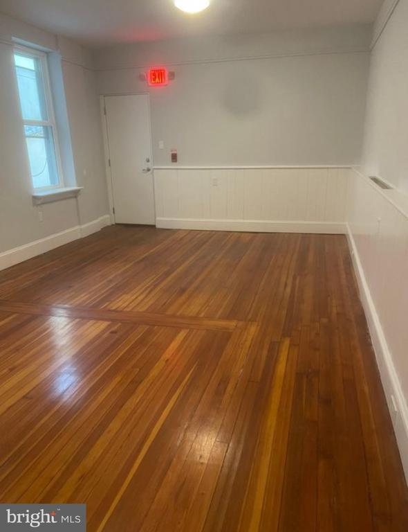 Foto del edificio - 2815 W Girard Ave