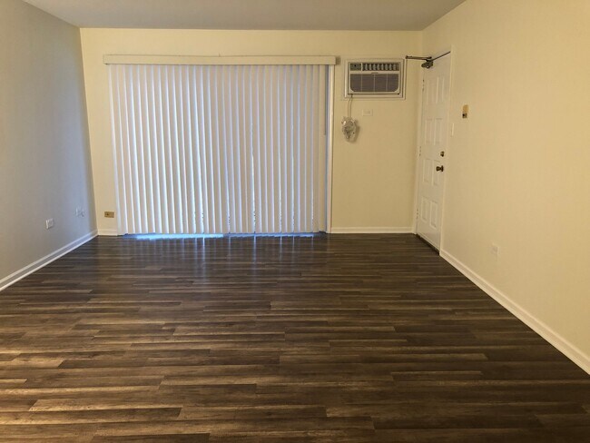 Foto del edificio - 1211 Whispering Hills Ct