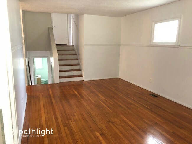 Building Photo - 2043 Kenwood Place Southeast