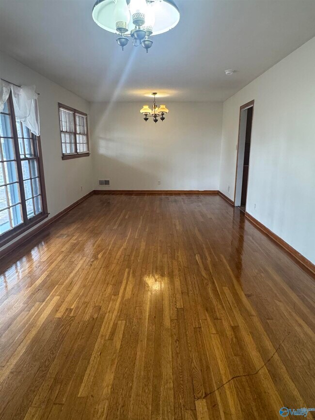 Foto del edificio - 2005 Rosewood Dr NW