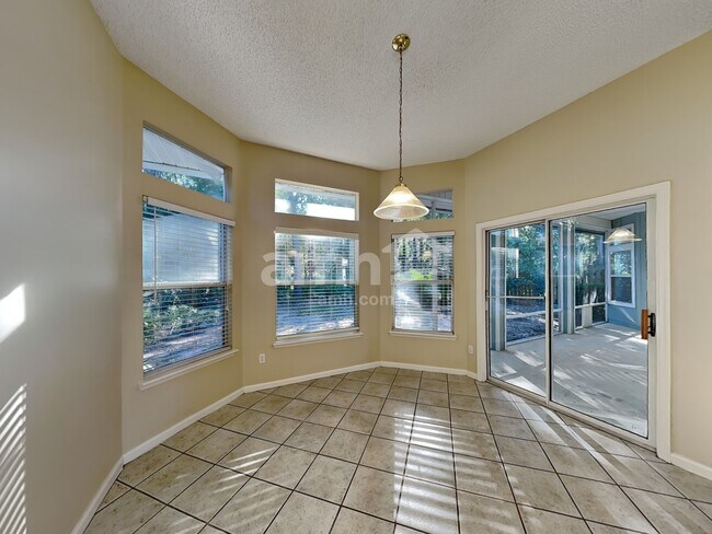 Foto del edificio - 357 Maplewood Dr