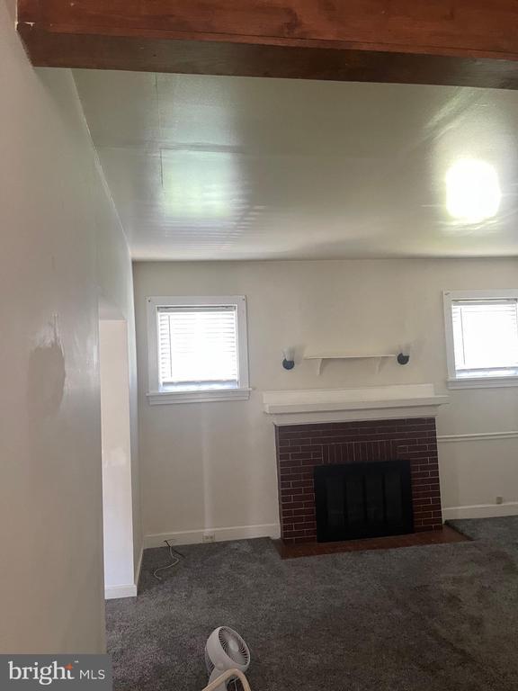 Building Photo - 425 7th St