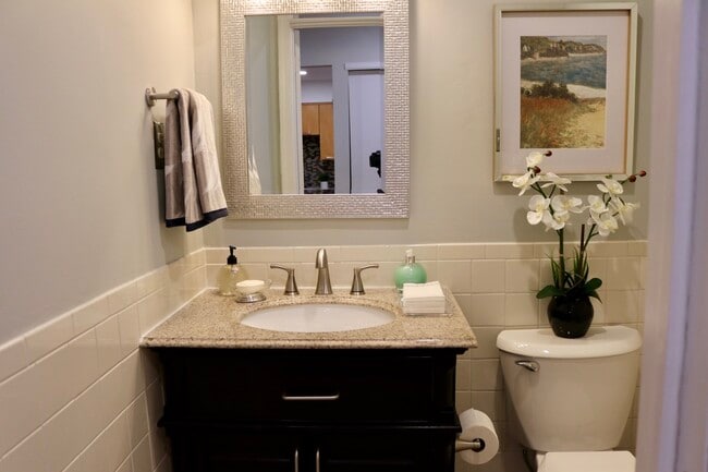 Foto del edificio - 611 Cornwall Ct