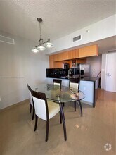 Building Photo - 1750 N Bayshore Dr