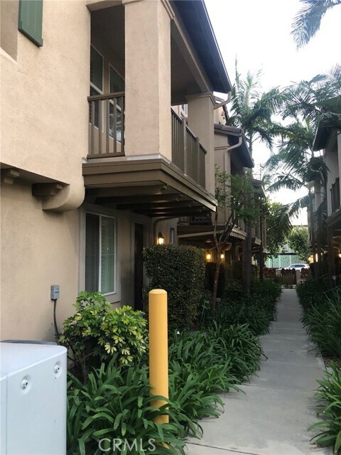 Primary Photo - 720 S San Fernando Blvd