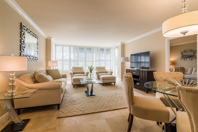 Royal Poinciana South photo'