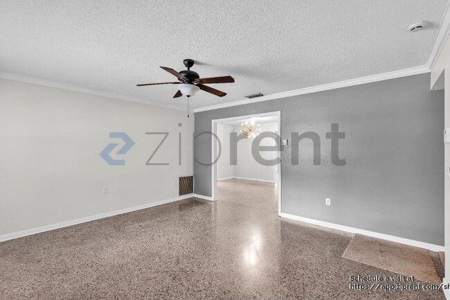 Building Photo - 803 Ellendale Dr