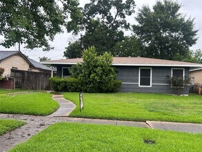 Building Photo - 7655 El Rancho St