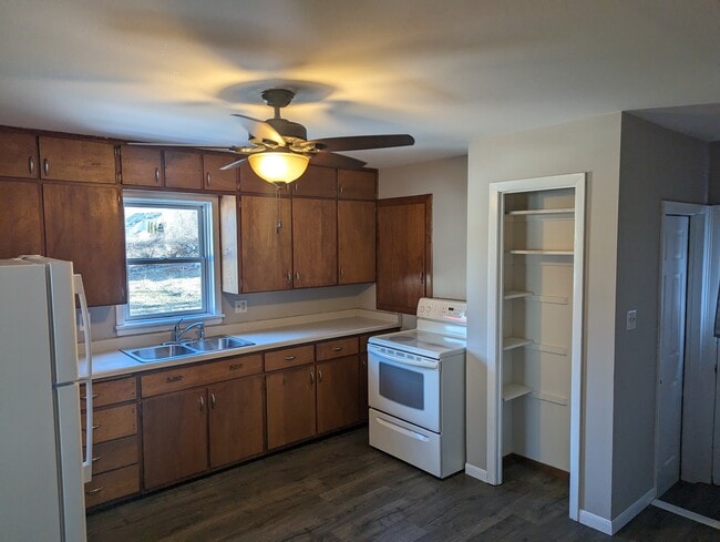 Building Photo - Cozy 2bed 1bath in Waukesha