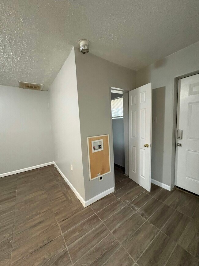 Foto del edificio - 1161 Ira St SW