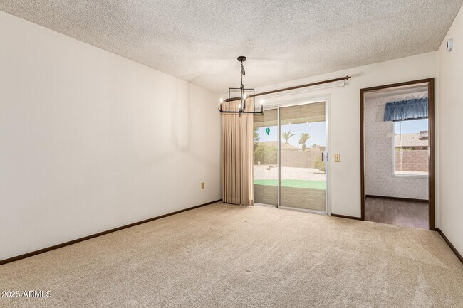 Foto del edificio - 12822 W Paintbrush Dr