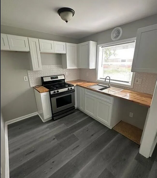 Foto del edificio - Beautiful 3-Bedroom Home in Quiet Cul-de-S...