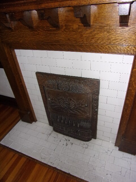 Building Photo - 646 N Marion St