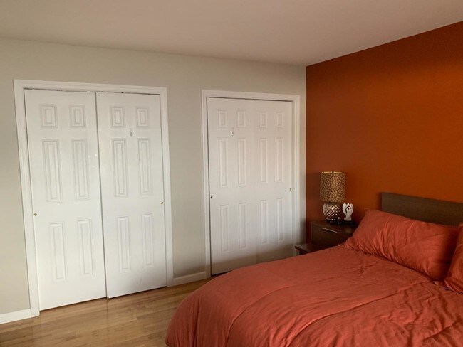 master bedroom - 725 Willis Ave